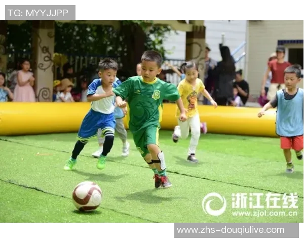 精彩踢足球图片大全展示足球运动的魅力与激情，感受每一次进球的欢愉与团队的默契